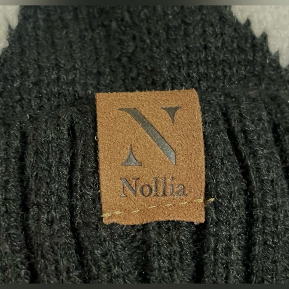 Nollia NWOT Women Black White Hearts Knit Beanie Hat Fur Pom Sherpa Fleece Lined - Picture 4 of 6